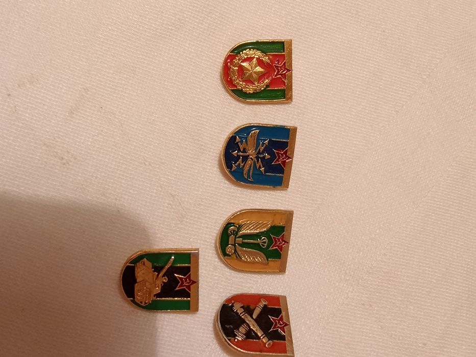Продам значки ..
