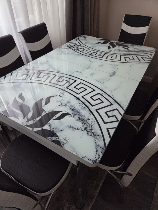 Vand masa de 12 persoane extensibila