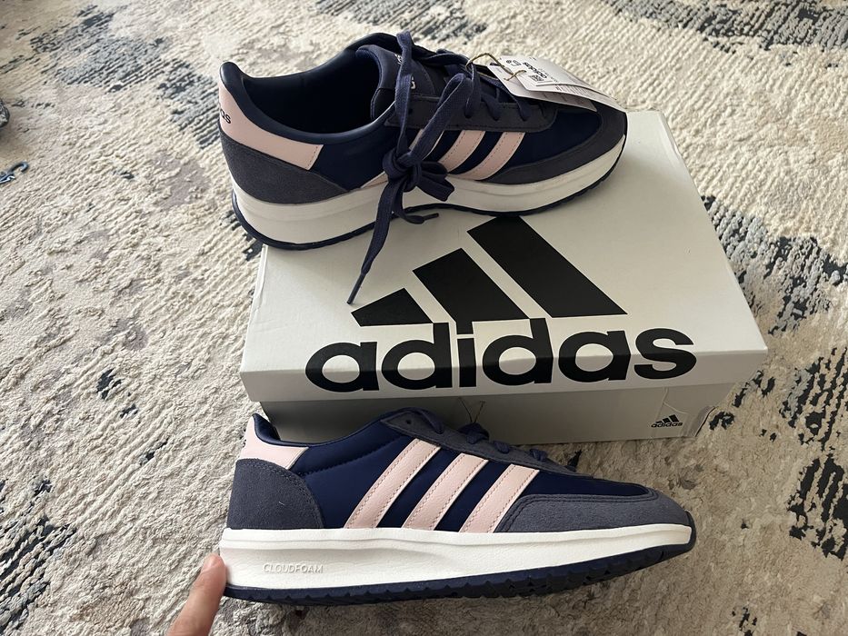 Кроссовки adidas оригинал