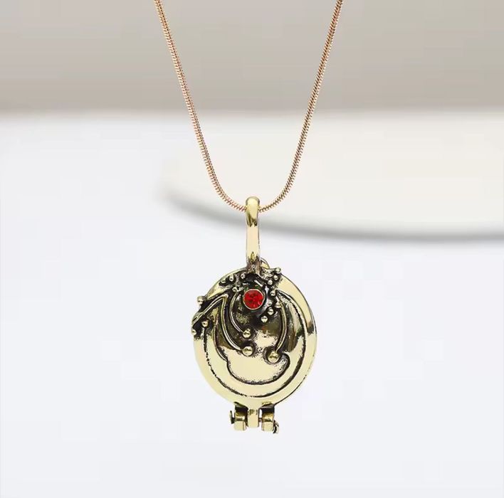 Колието на Елена от "Дневниците на вампира"