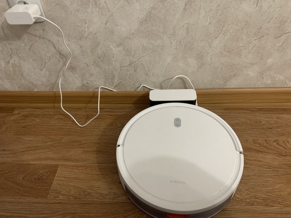 Срочно продам робот-пылесос Xiaomi Robot Vacuum E10