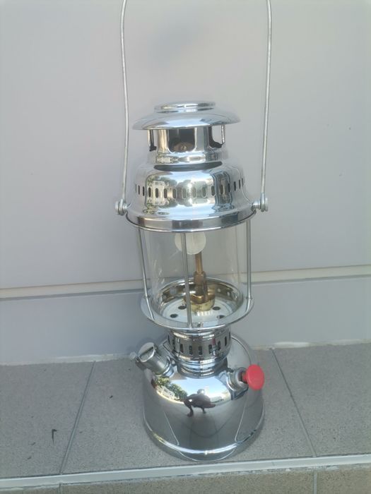 Продавам Петромаксова лампа