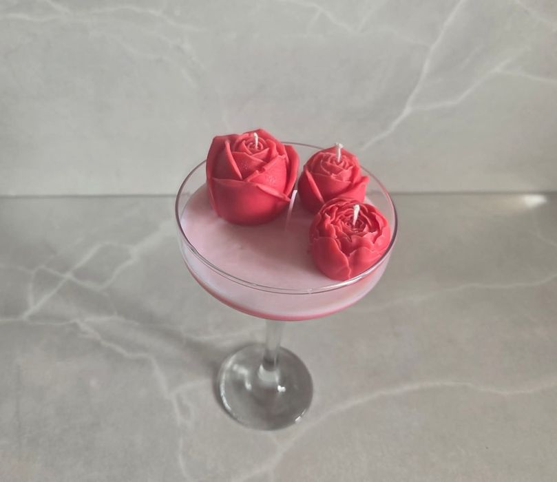 Соеви свещи в чаша