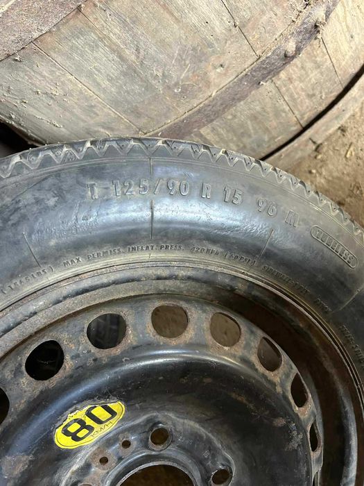 Продавам 4 гуми и джанти