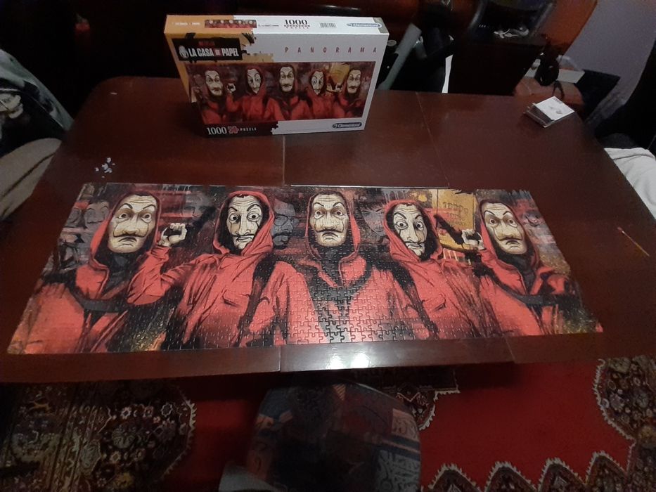 Vand puzzle la casa de papel(money heist) 1000 de piese