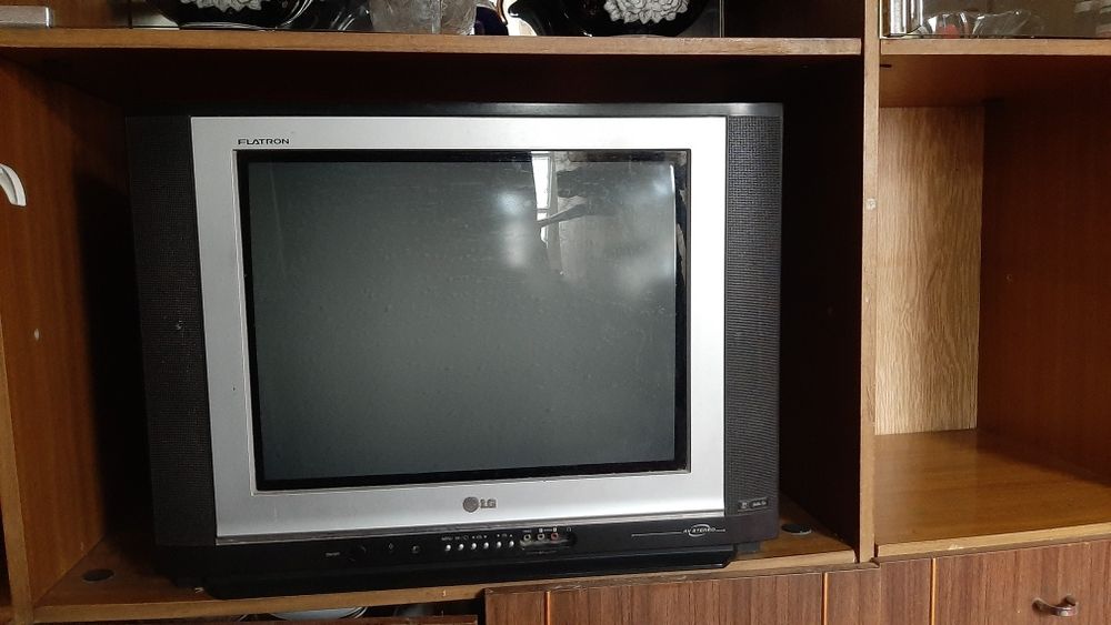 LG sastyanyasi zo'r. Ishlatilmin duribdi ko'p voxt bo'ldi.