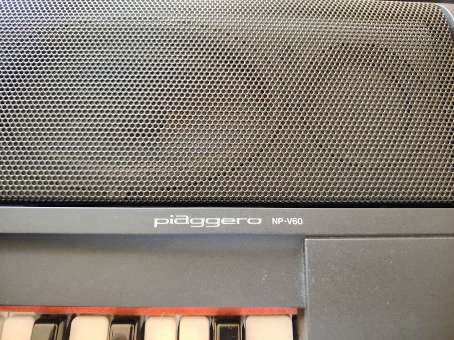 Pian digital Yamaha NP-V60