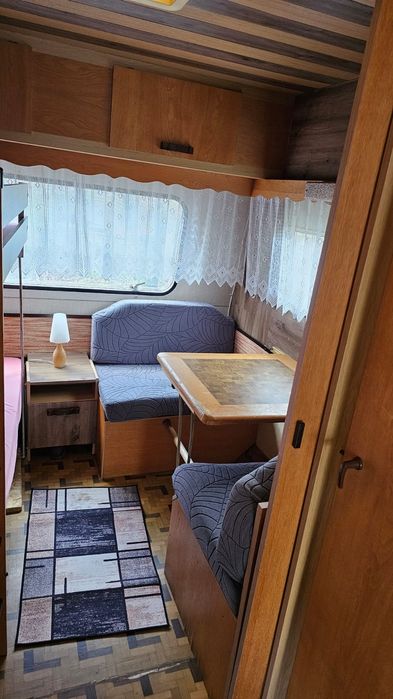 Каравана с външна тента