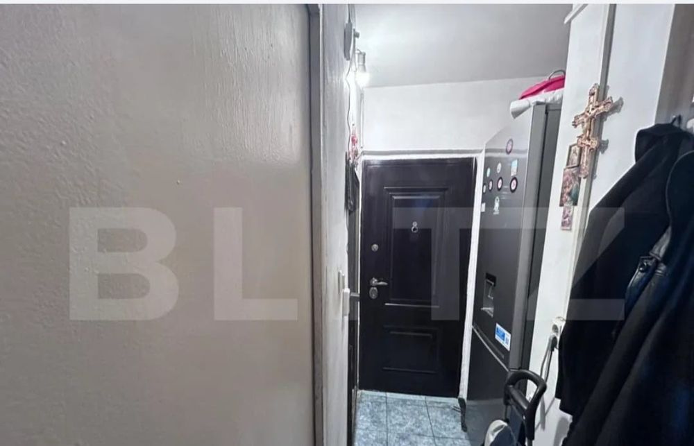 Vand garsoniera 27mp