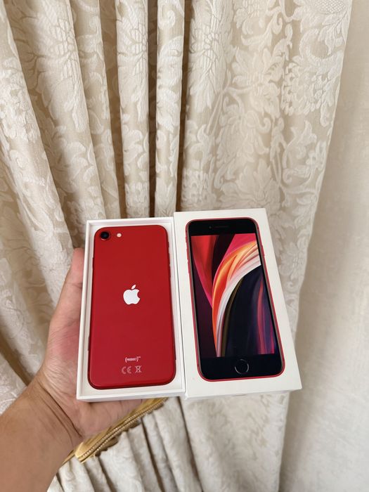iPhone SE 2020/128Gb В отличном состоянии