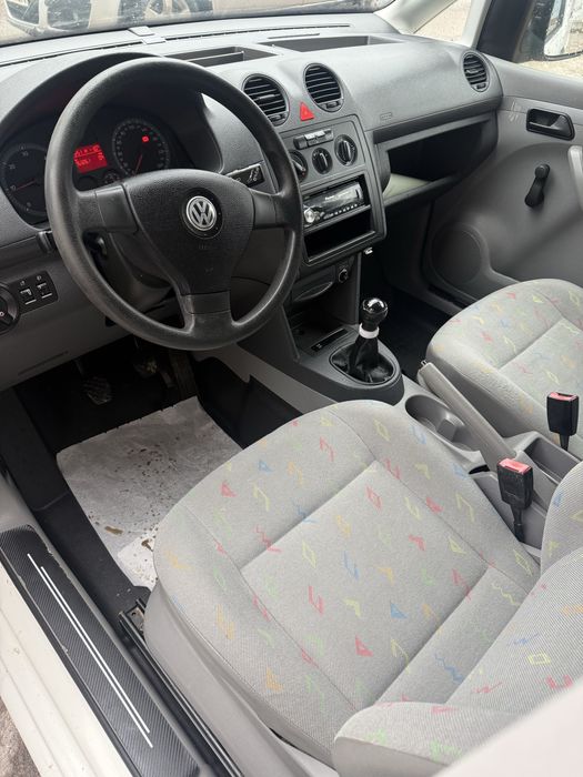 Vand Volkswagen CADDY cu locuri 1.9 tdi motorina