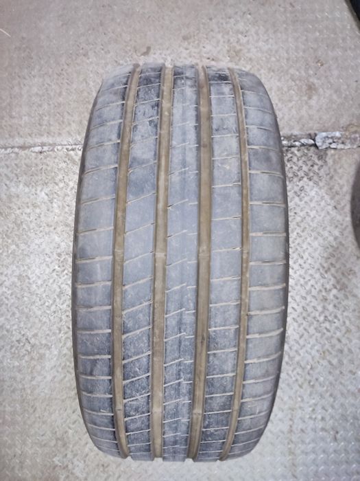 245 40 19 Goodyear Eagle F1