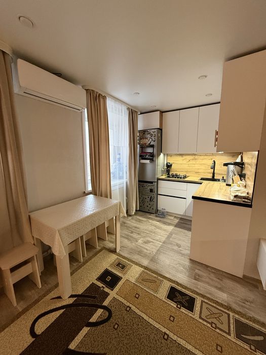 Продам 2 ком квартиру с ремонтом район 16 ленина