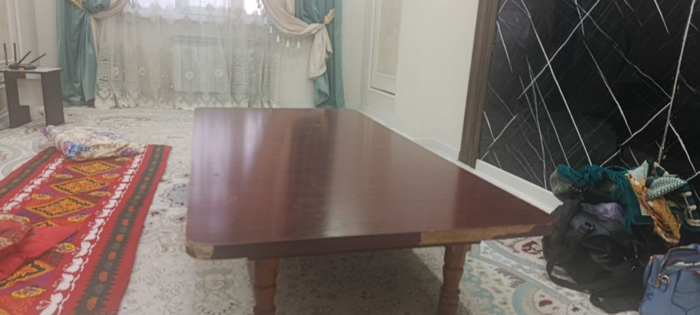 Жер үстелі, қонақ үстелі