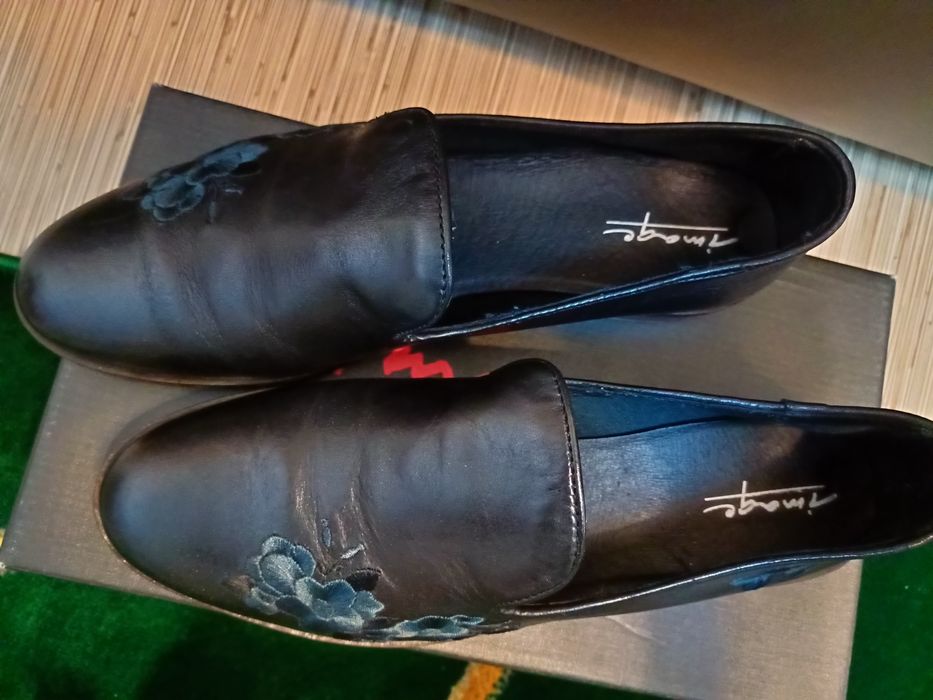 Pantofi negrii din piele cu broderie florala, ca noi, marimea 39,