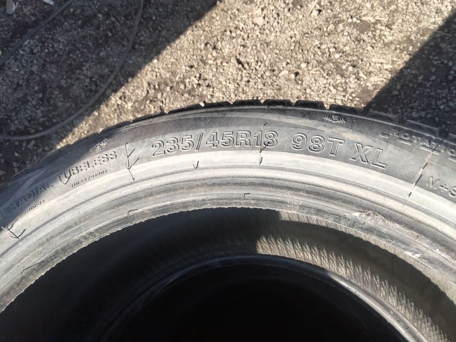 Продам зимние шины на 18