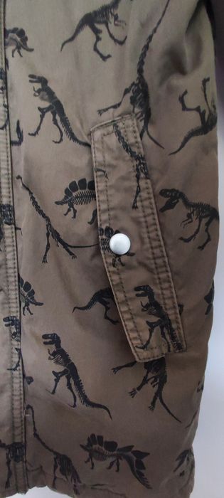 Парка на динозаври H&M