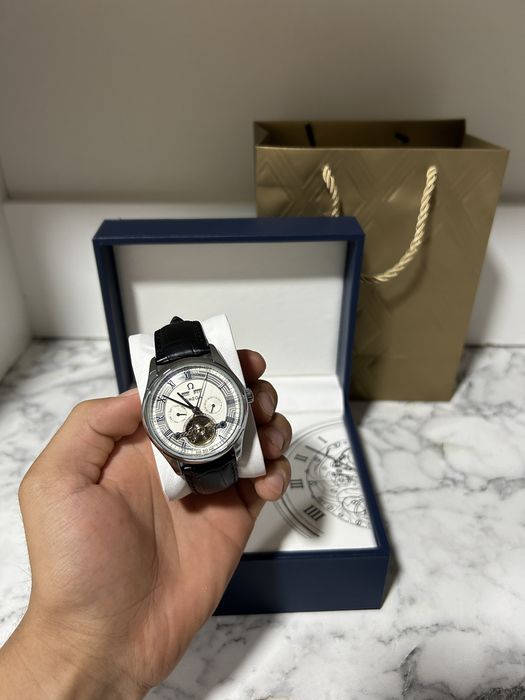 Часы Omega механические