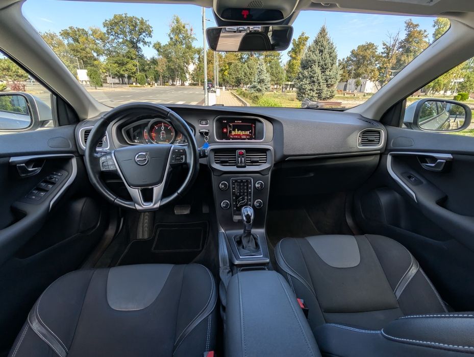VOLVO V40 2019 — imagine 4