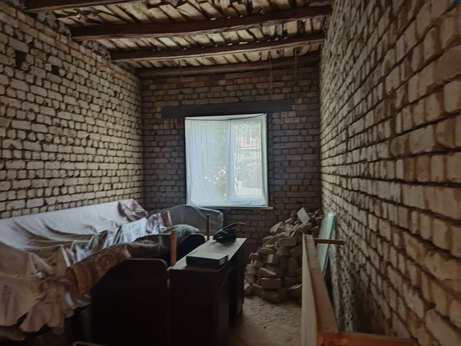 Продаётся дом в Янгиюле  ( 20 соток )