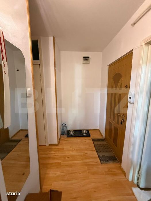 Apartament 3 camere, decomandat, etaj 2/4, 64.70 mp, zona Piata Centra