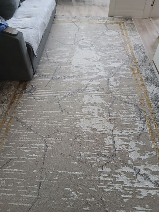 Продам ковёр в отличном состоянии