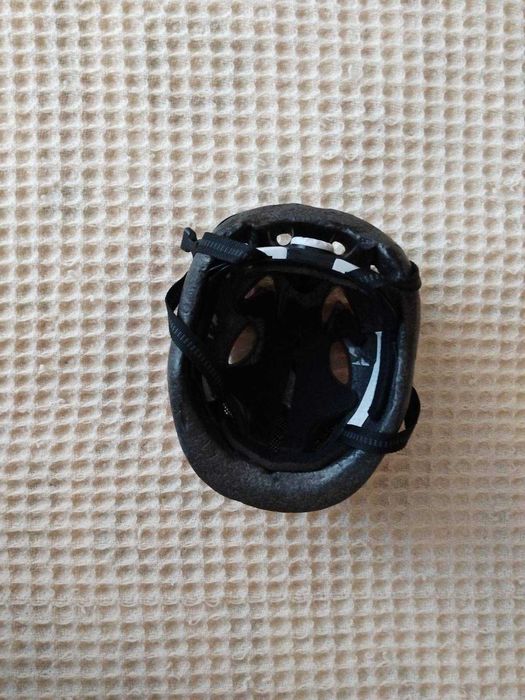 Защитна каска за дете.