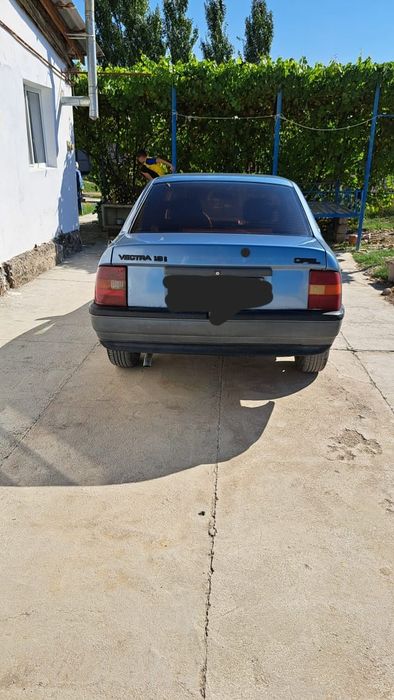 Opel vectra  светло-синий