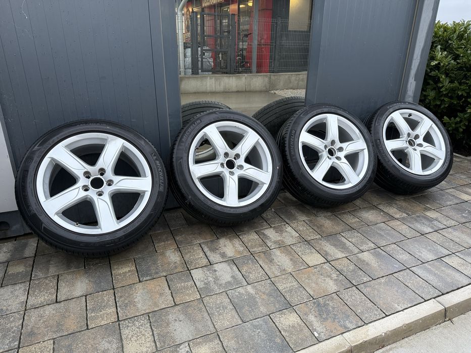 audi a4 2017г  Оригинални летни гуми 18 цола 225/50/18 - 350€