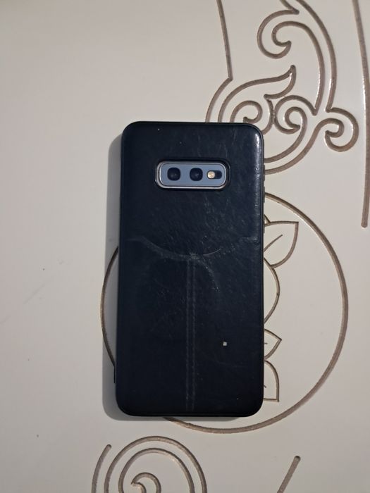 Самсунг s10e . .