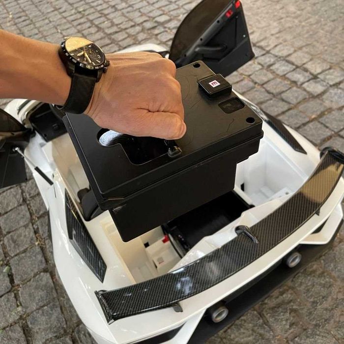 Двуместна КОЛА Licensed Lamborghini Aventador SVJ 24V с функция дрифт