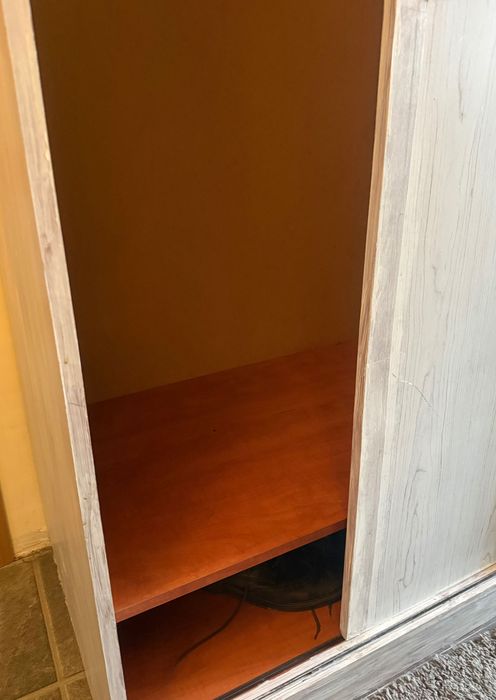 Двукрилен гардероб с огледало