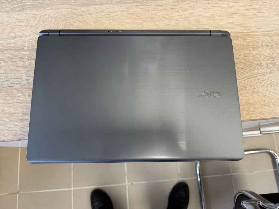 Лаптоп Acer Aspire V5 - 15,6 инчов, i3, отличен