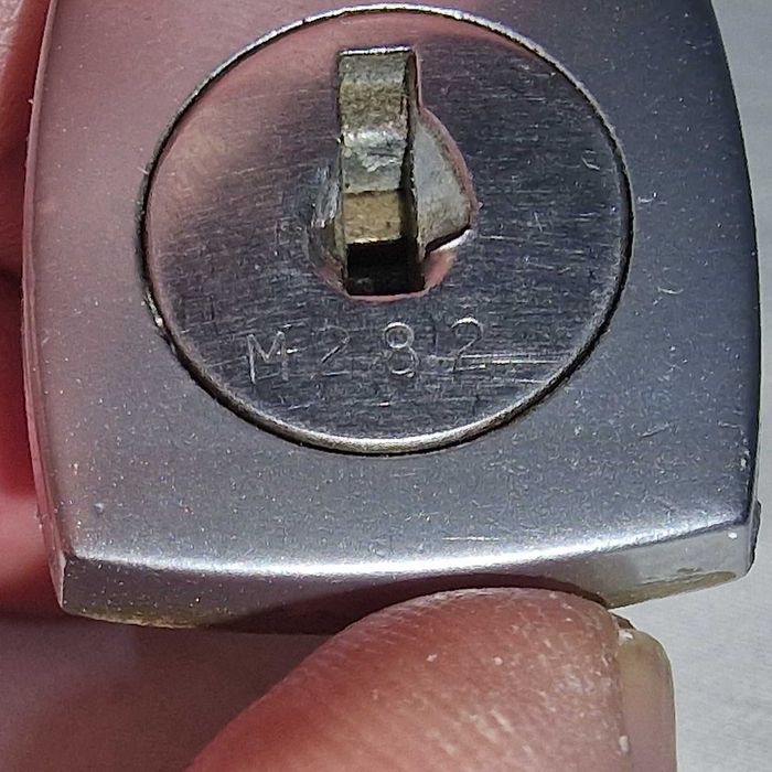 Резервен ключ за камиони, гаражни врати, каравани, мебели - по код