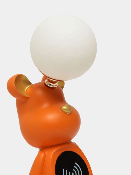 Настольная светильник лампа с беспроводной зарядкой для телефон