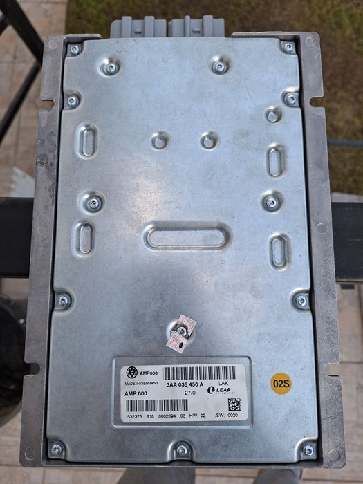 Amplificator audio Dynaudio amp600 Lear Passat B7