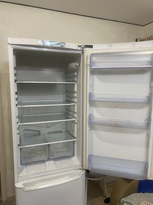 Холодильник indesit