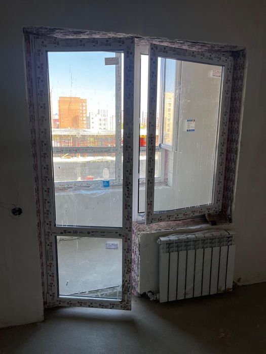 Пластиковая дверь и окно