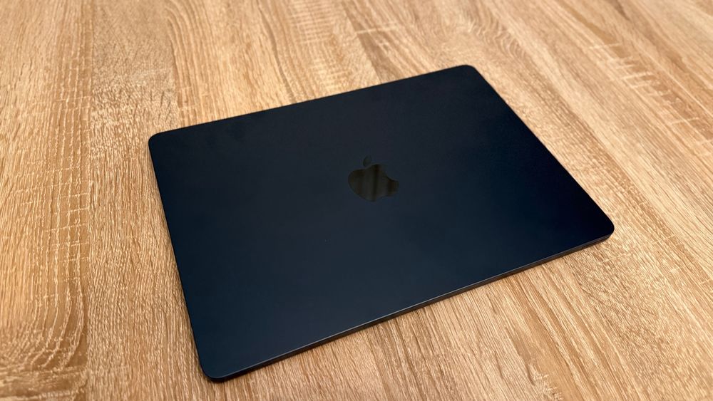 Apple MacBook Air 2025 M4 13” GARANTIE  Midnight 512SSD 16gb IMPECABIL