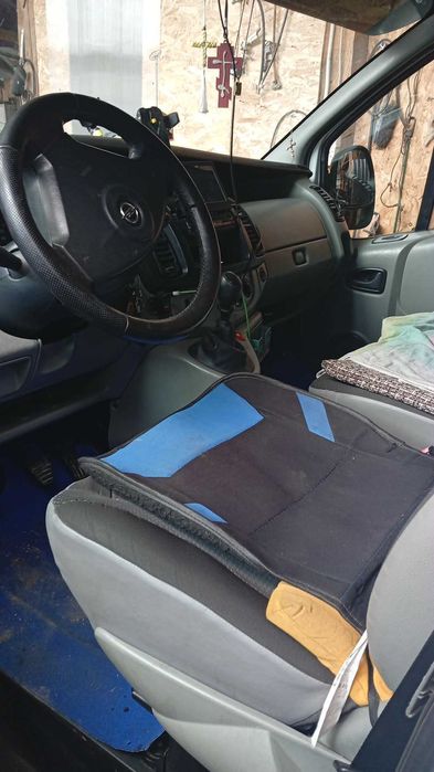 Microbuz 8+1 Opel Vivaro