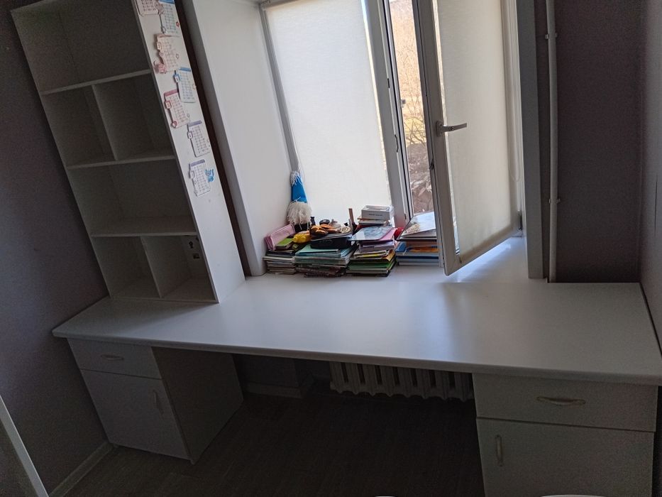 Продам школьный стол