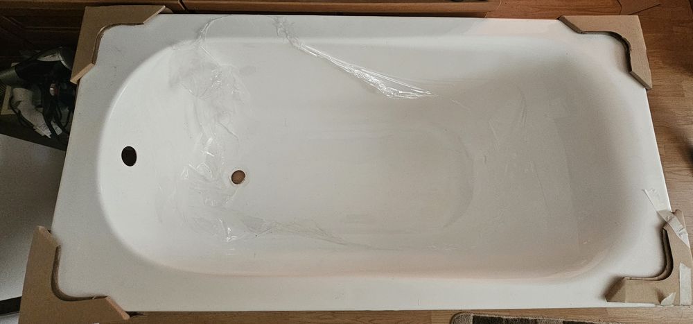 Cada delform neutilizata, nou luata de la romstal (140x70)+suporți+1 panou lateral+1 panou față+instalația de scurgere+garanție (preț ușor negociabil)