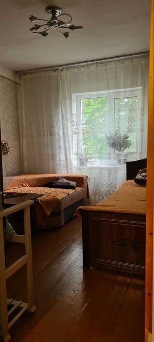 Продам 4 комнатную квартиру в хорошем районе