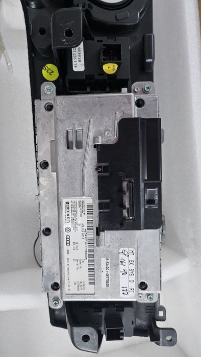 Панель от ауди Q7. Оригинал