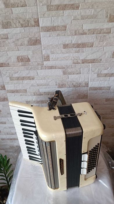 Акордеон - Weltmeister - 60 баса - Made in GDR