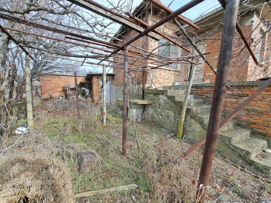 Къща в село великан