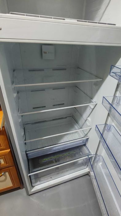 Vând Frigider Beko RDNE505E30ZXB, 450 litri, NoFrost, Touch Control