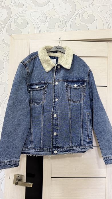 Kurtka firmi bershka