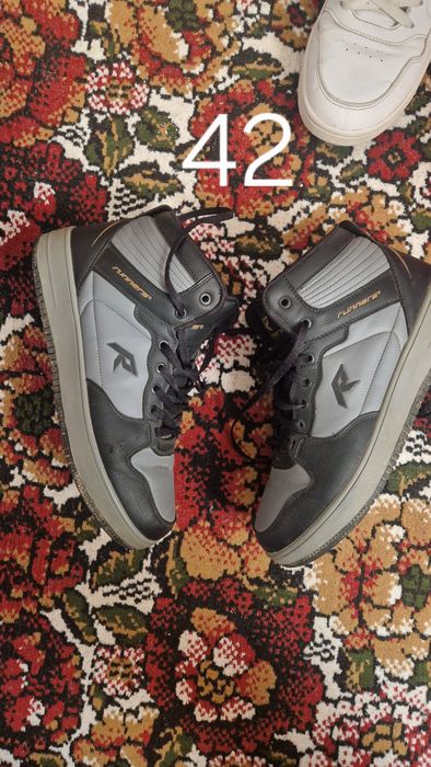 Продавам 2ел обувки.KARL.ADİDAS.PUMA.RUNNERS