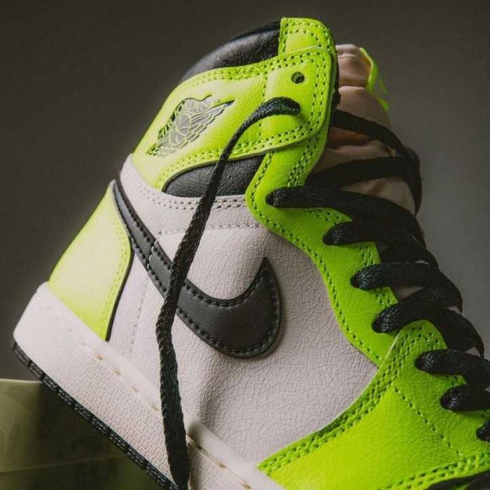 Nike Jordan Retro 1 High "Visionaire"
